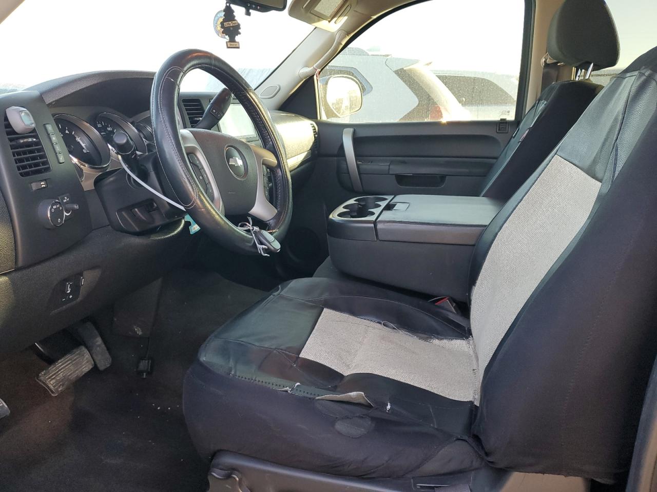 2013 Chevrolet Silverado - Image 7