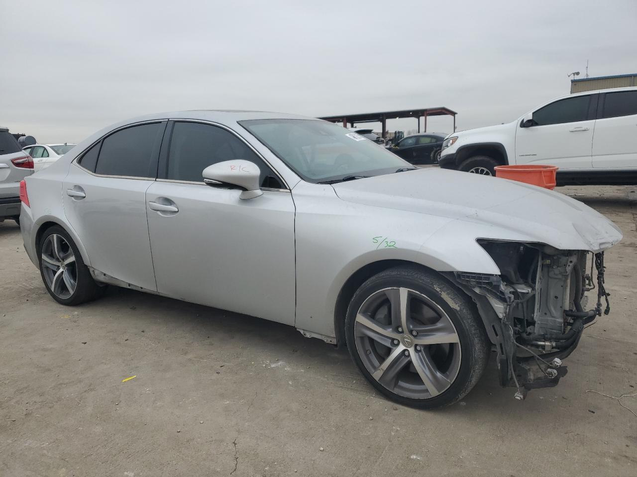 2017 Lexus IS - Image 4