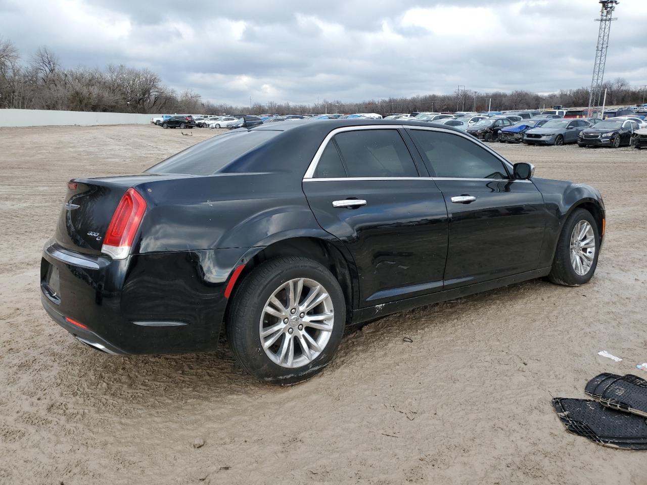 2016 Chrysler 300 - Image 3