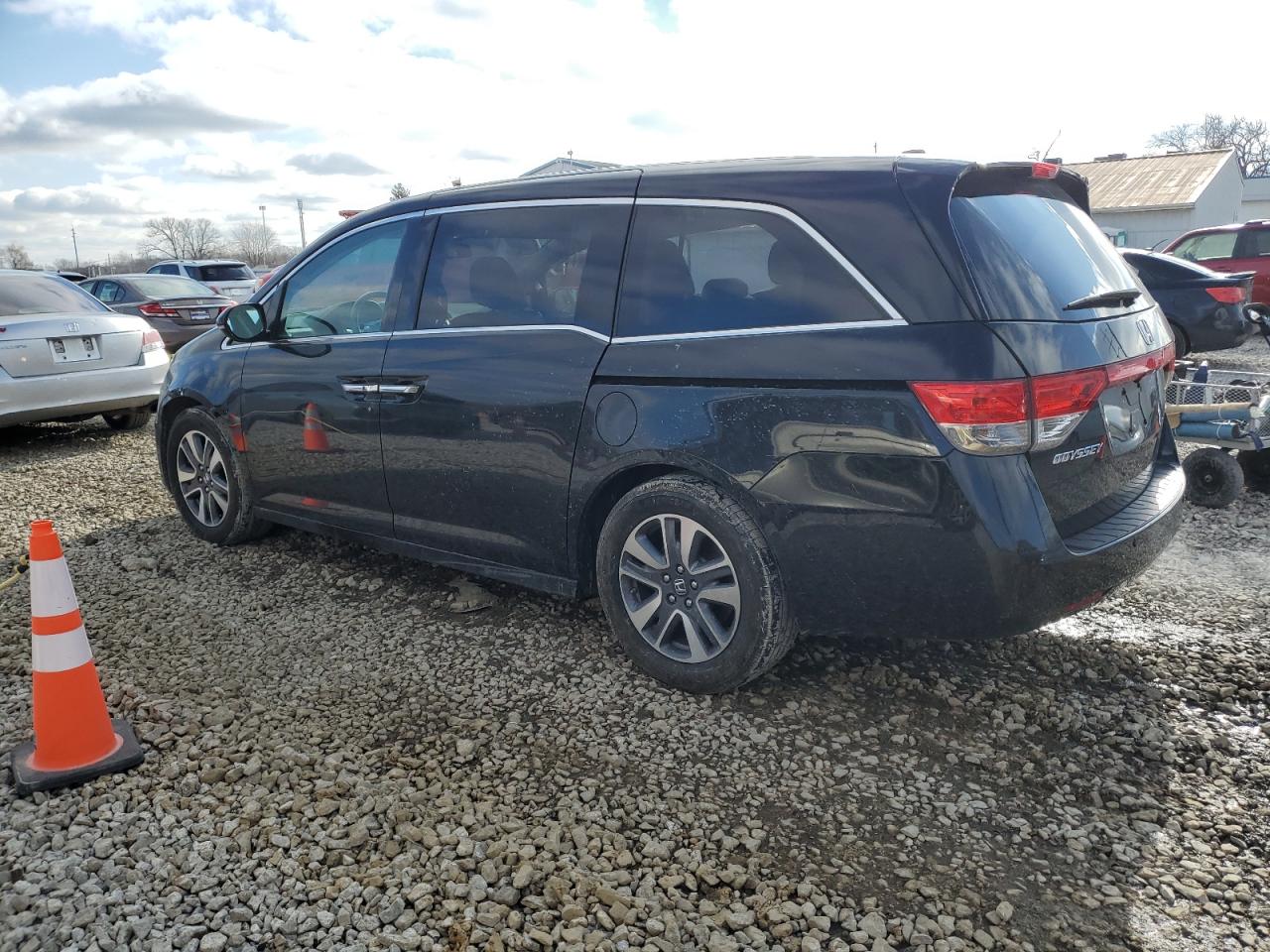 VIN 5FNRL5H91GB146854 2016 HONDA ODYSSEY no.2