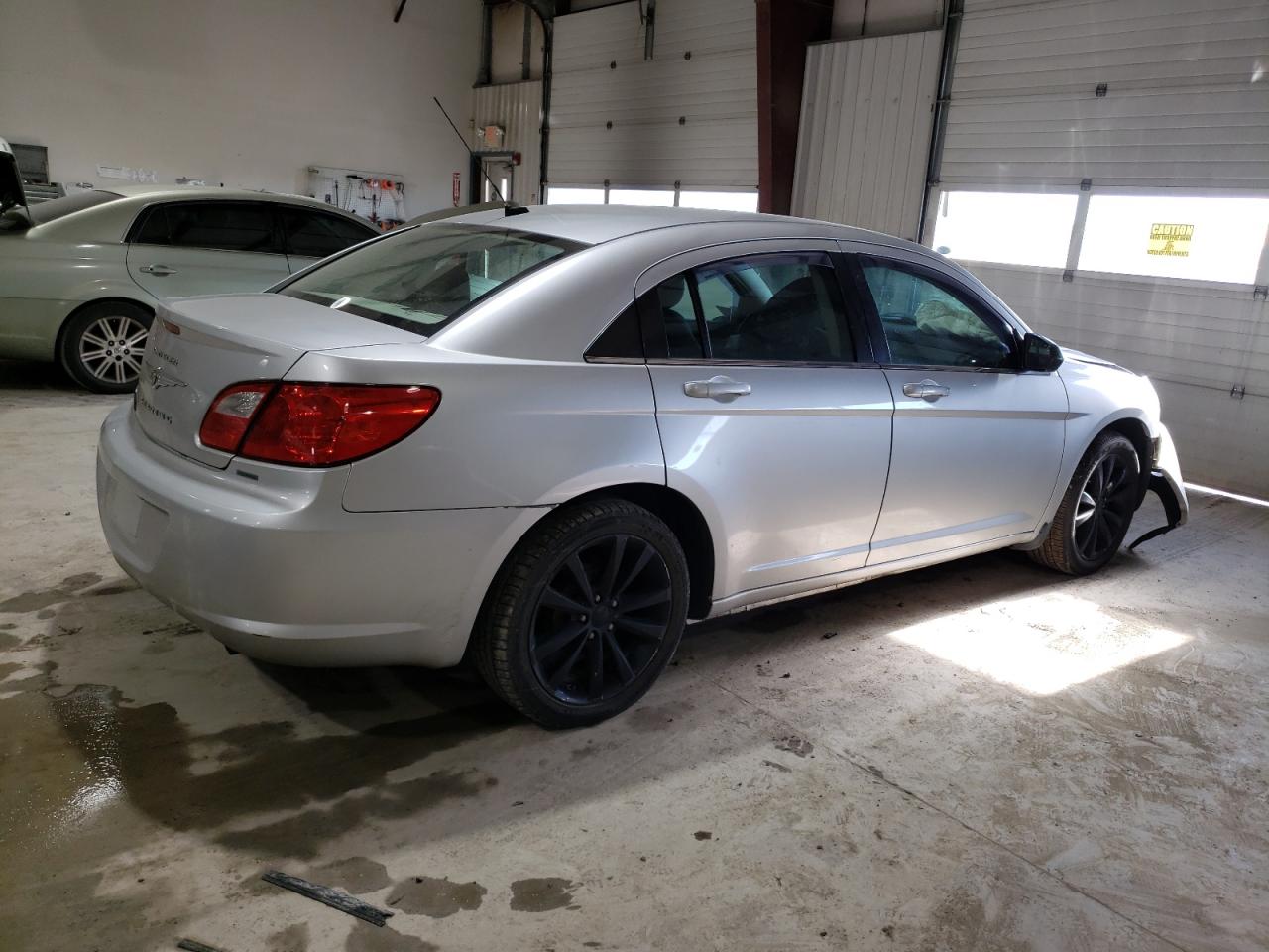 2009 Chrysler Sebring - Image 3