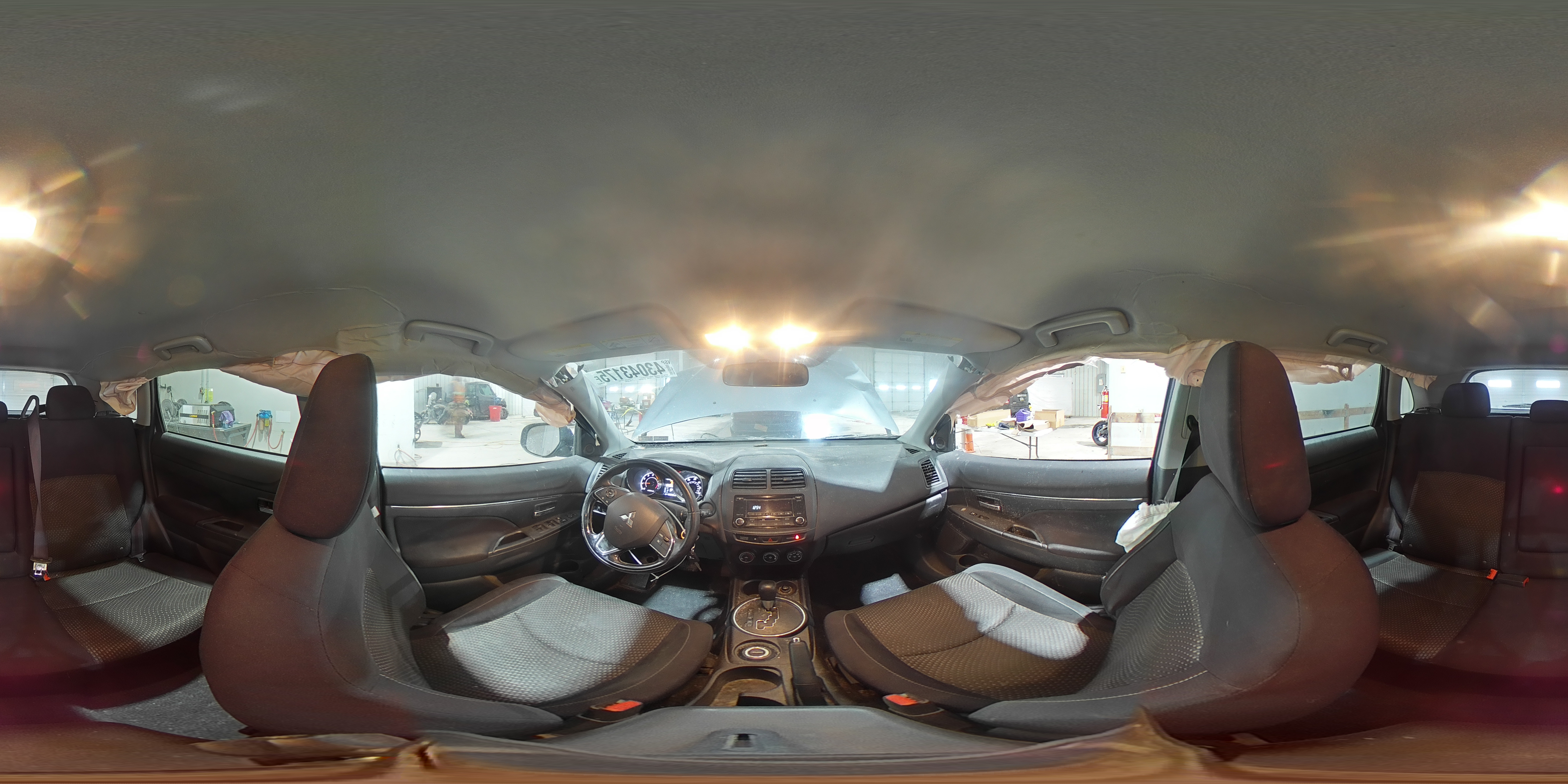 2016 Mitsubishi Outlander - Image 14