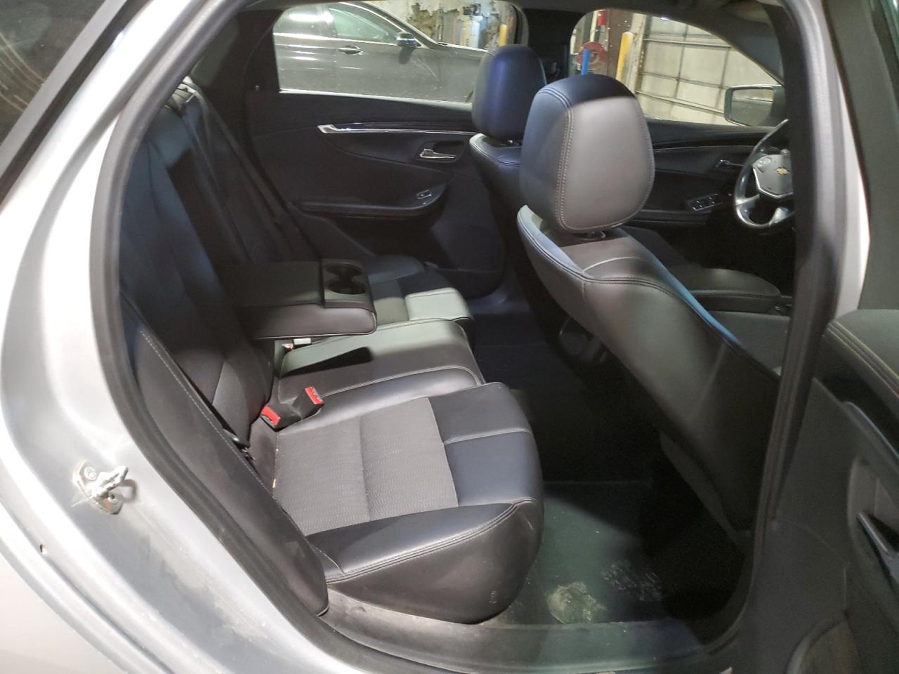2016 Chevrolet Impala - Image 10