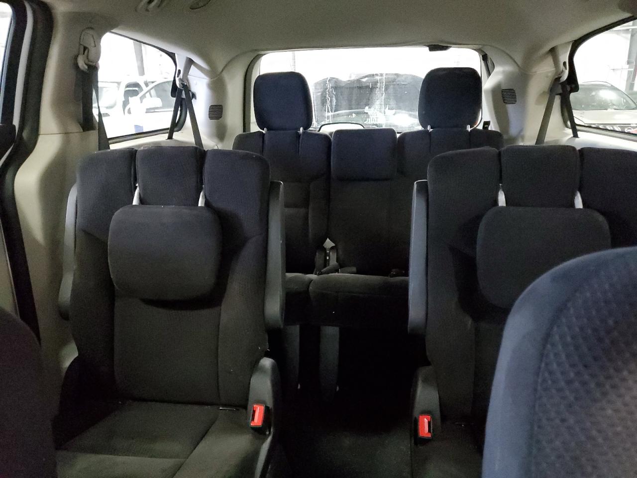 2014 Dodge Caravan - Image 10