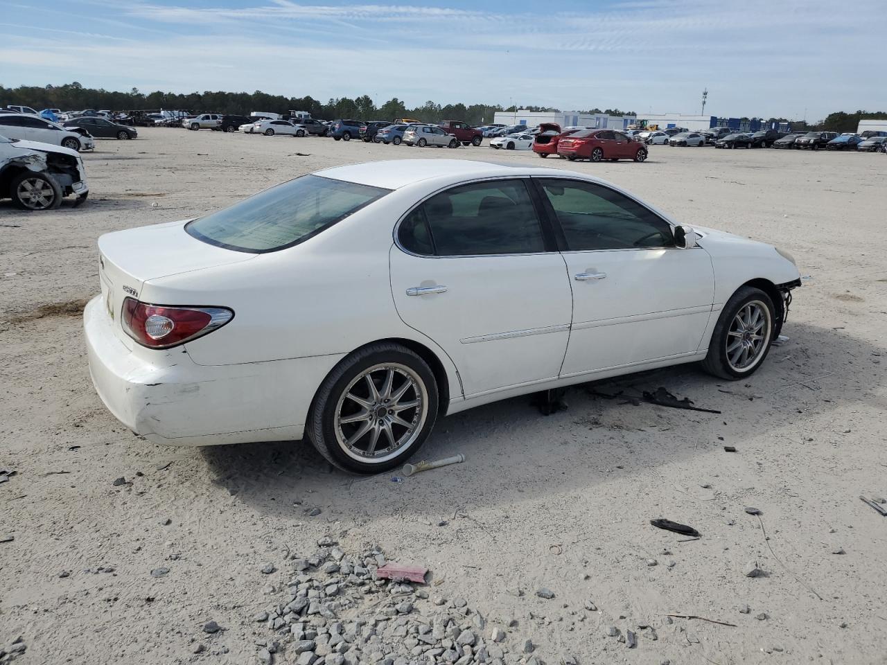 2003 Lexus ES - Image 3