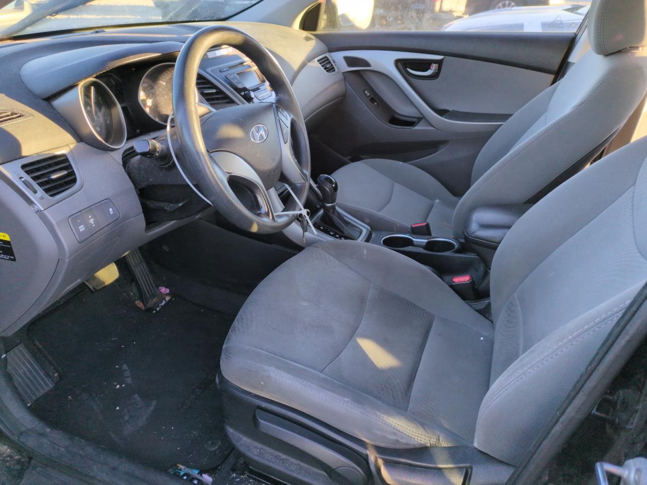 2016 Hyundai Elantra - Image 7