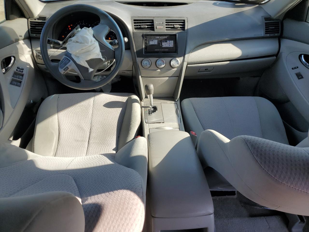 2010 Toyota Camry - Image 8