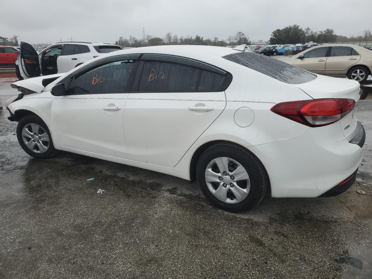 2017 Kia Forte - Image 2