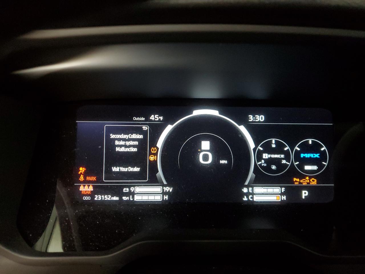 2023 Toyota Tundra - Image 9