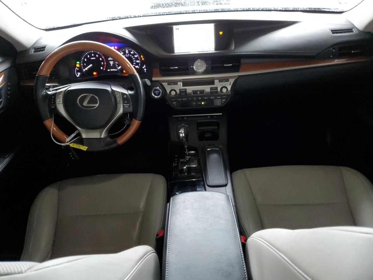 2014 Lexus ES - Image 8