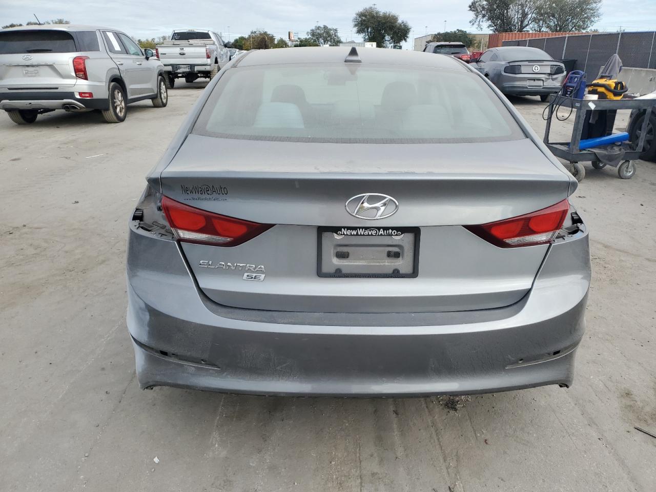 2017 Hyundai Elantra - Image 6