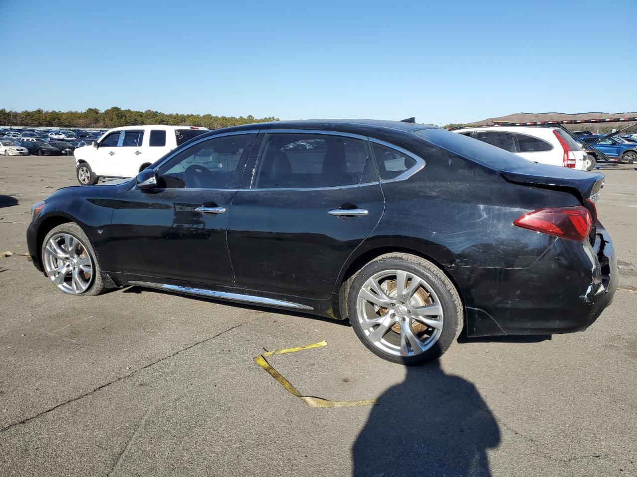 2016 Infiniti Q70 - Image 2