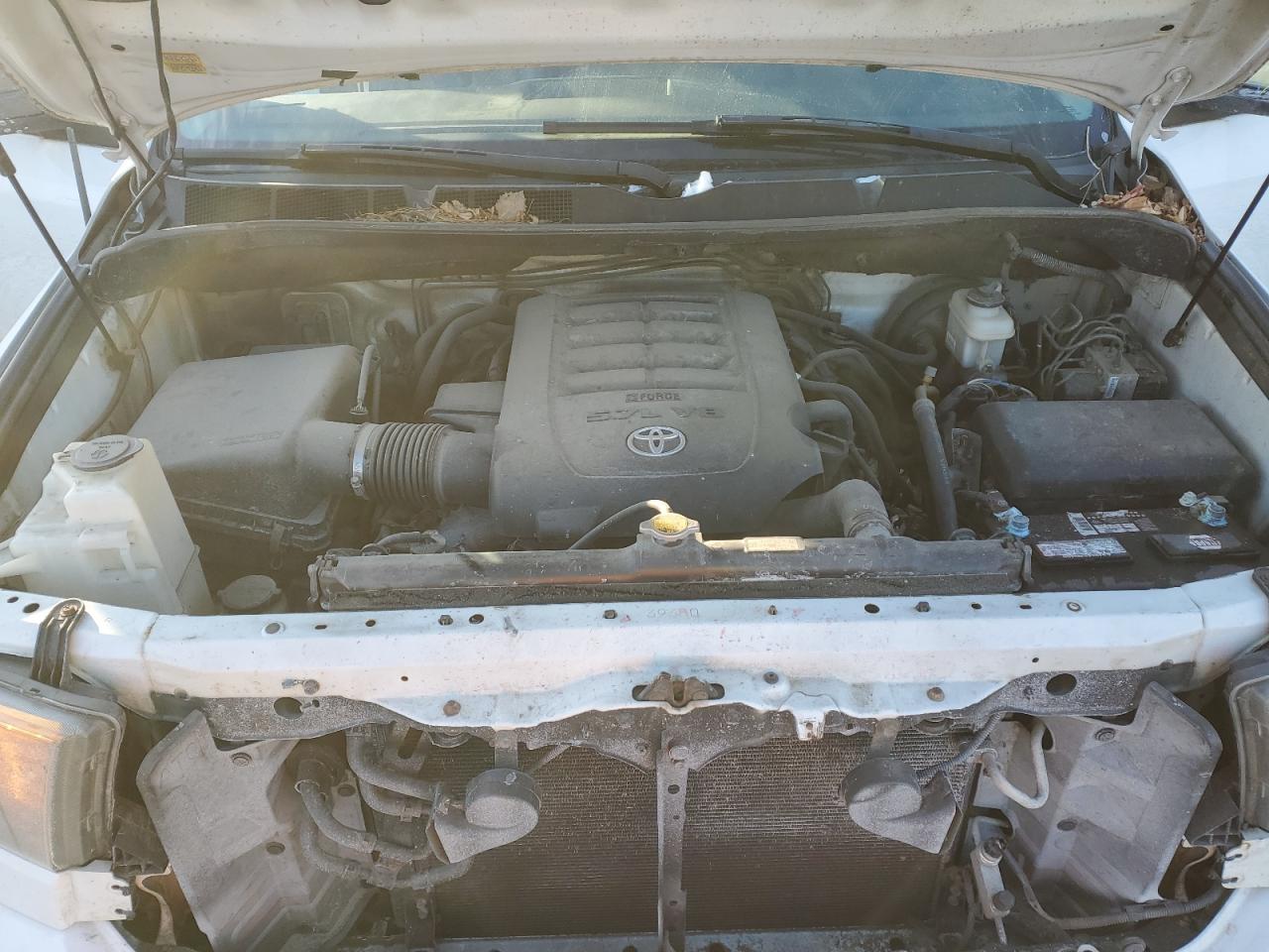 2012 Toyota Tundra - Image 13