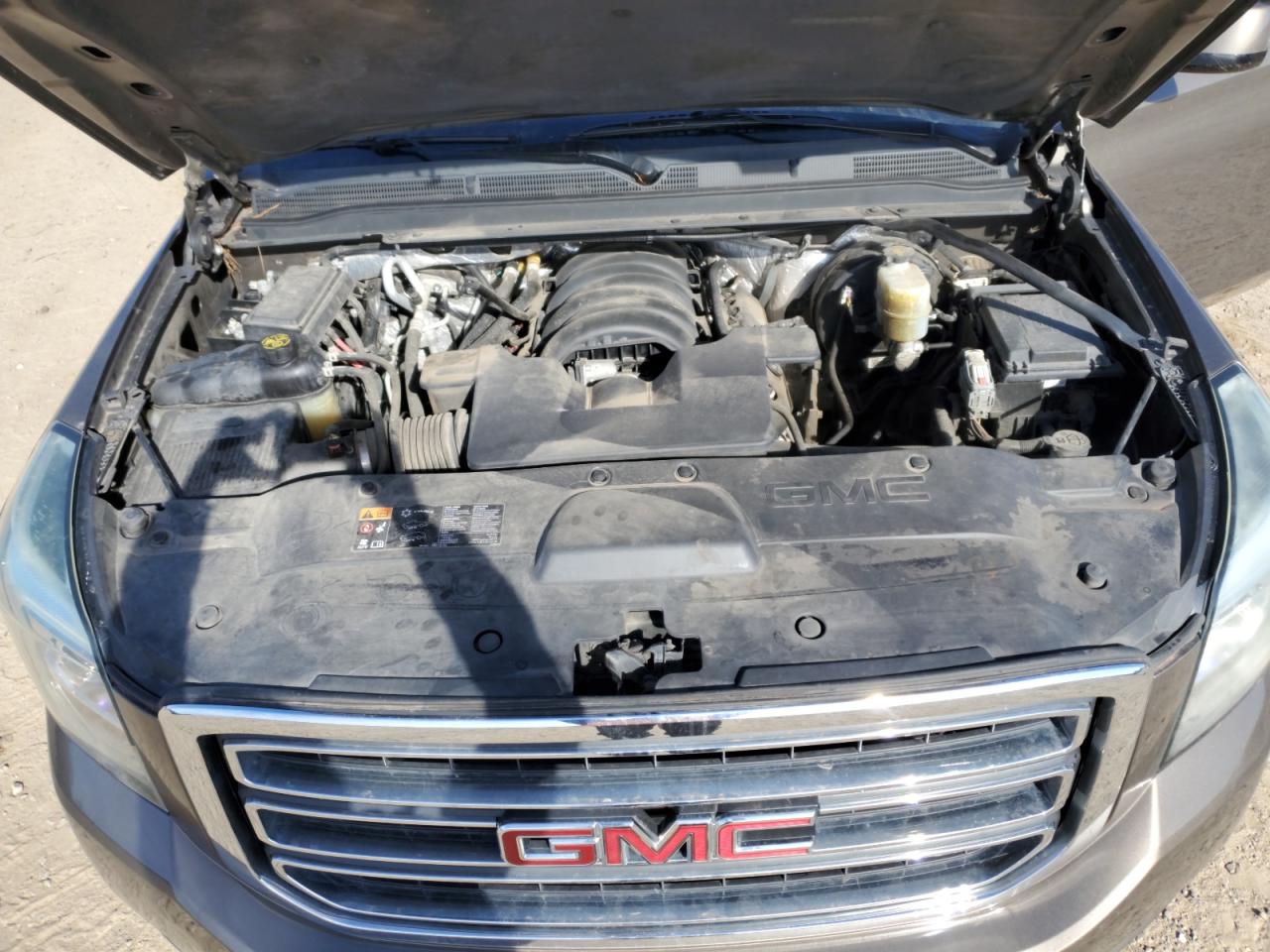 2016 GMC Yukon - Image 12