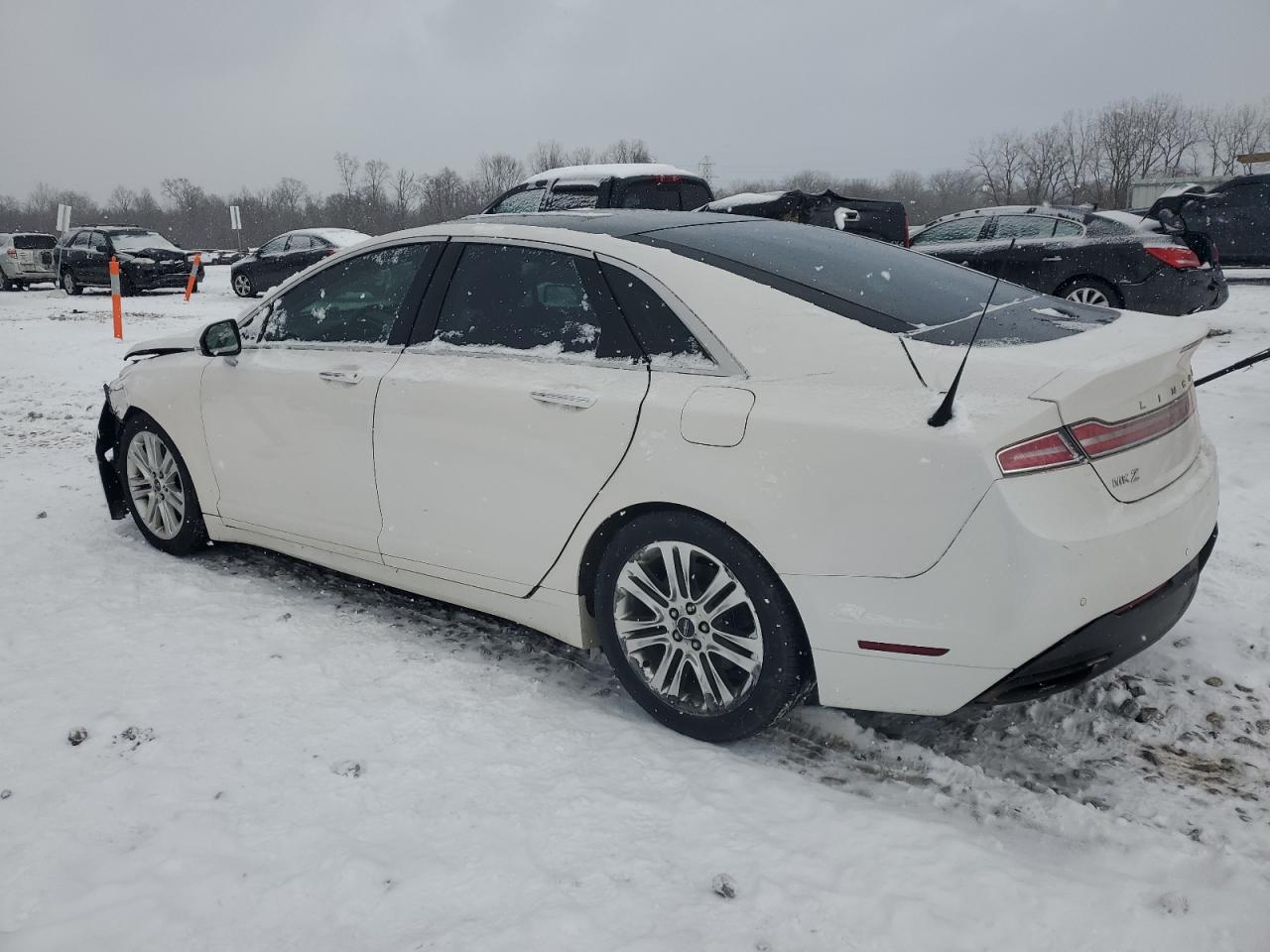 VIN 3LN6L2J98DR805403 2013 LINCOLN MKZ no.2