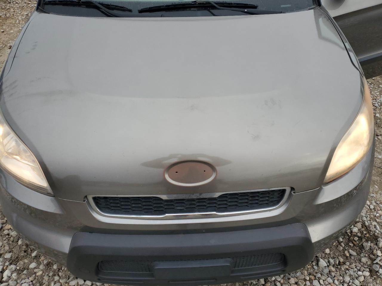 2010 Kia Soul + VIN: KNDJT2A27A7176799 Lot: 88029395