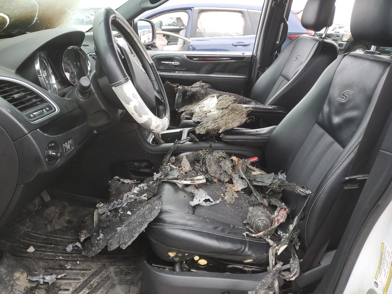 2014 Chrysler Town & Country S VIN: 2C4RC1HG1ER109103 Lot: 49315545