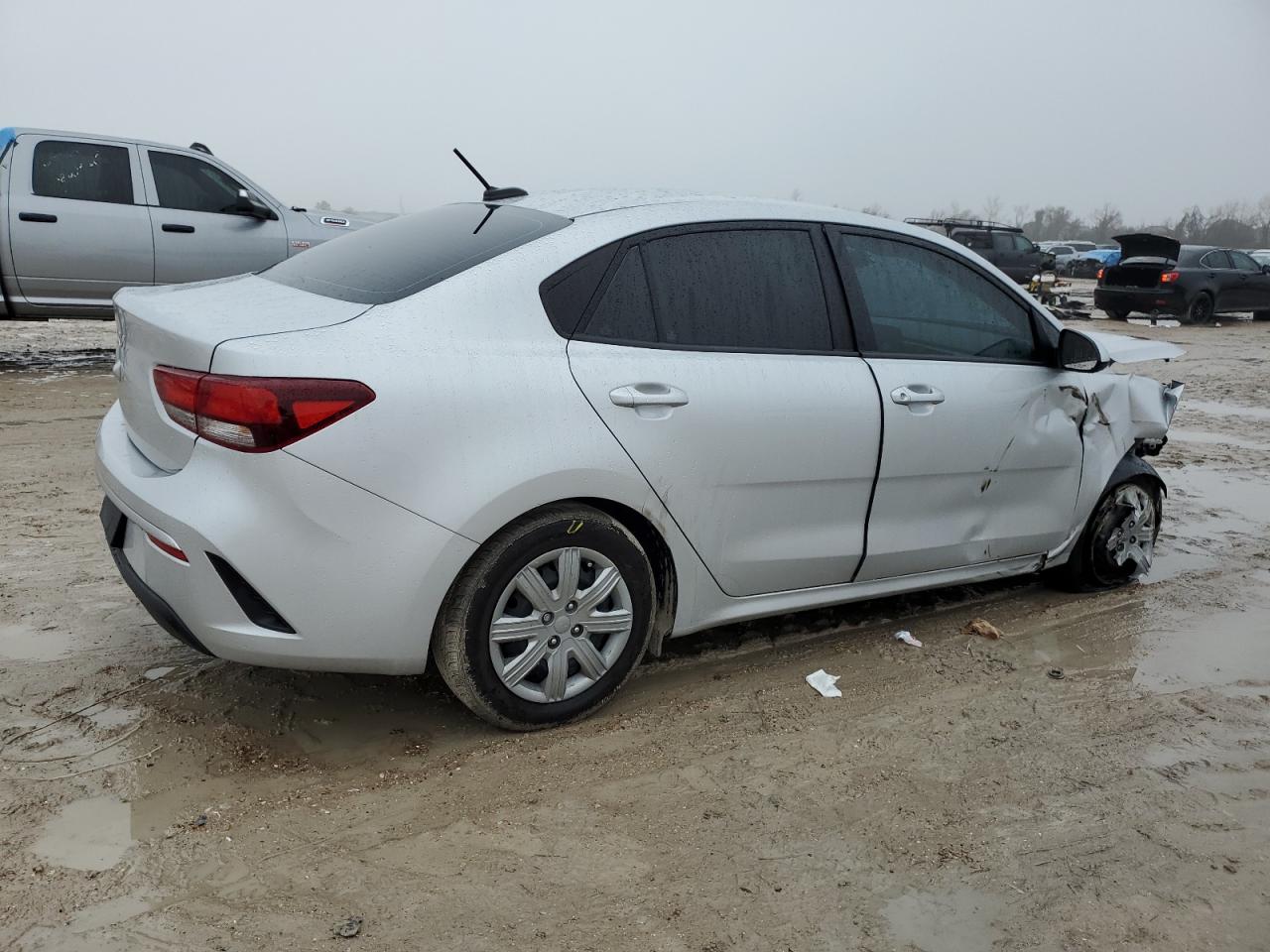 2023 Kia Rio - Image 3