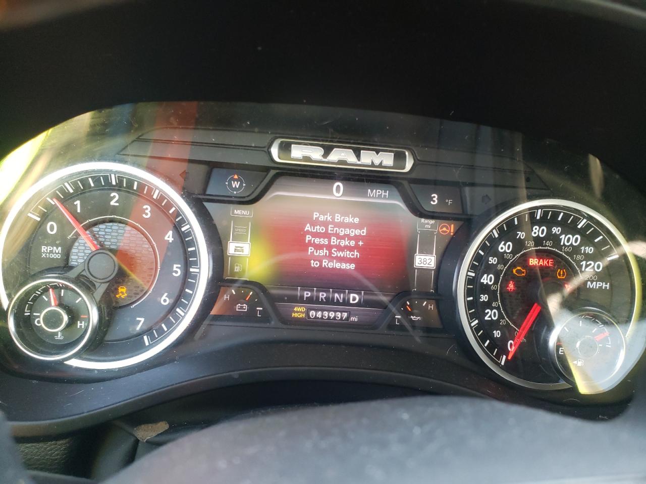 2022 RAM 1500 - Image 9