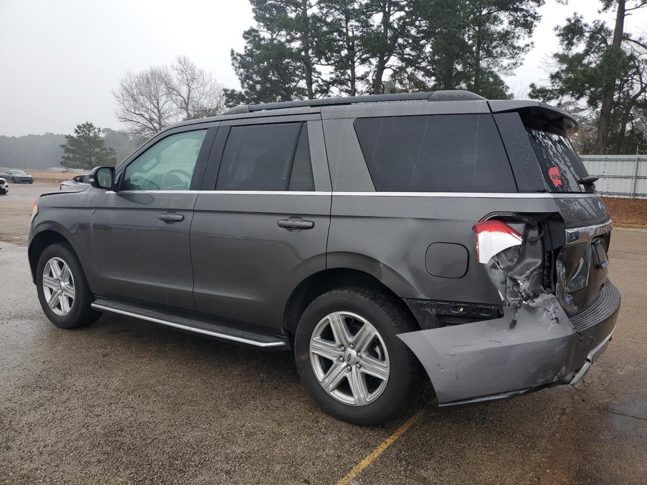 2019 Ford Expedition - Image 2