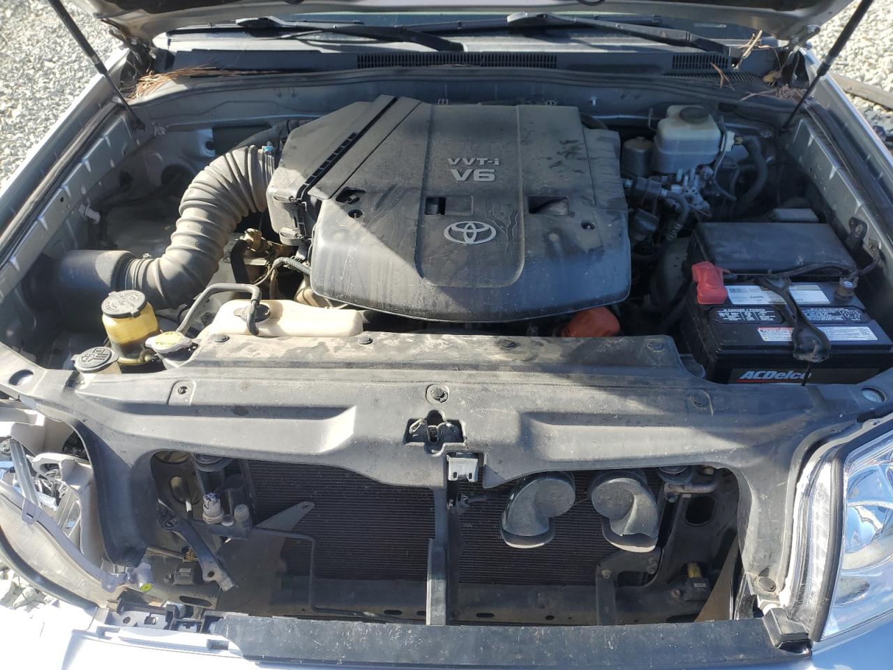 2005 Toyota 4Runner - Image 12