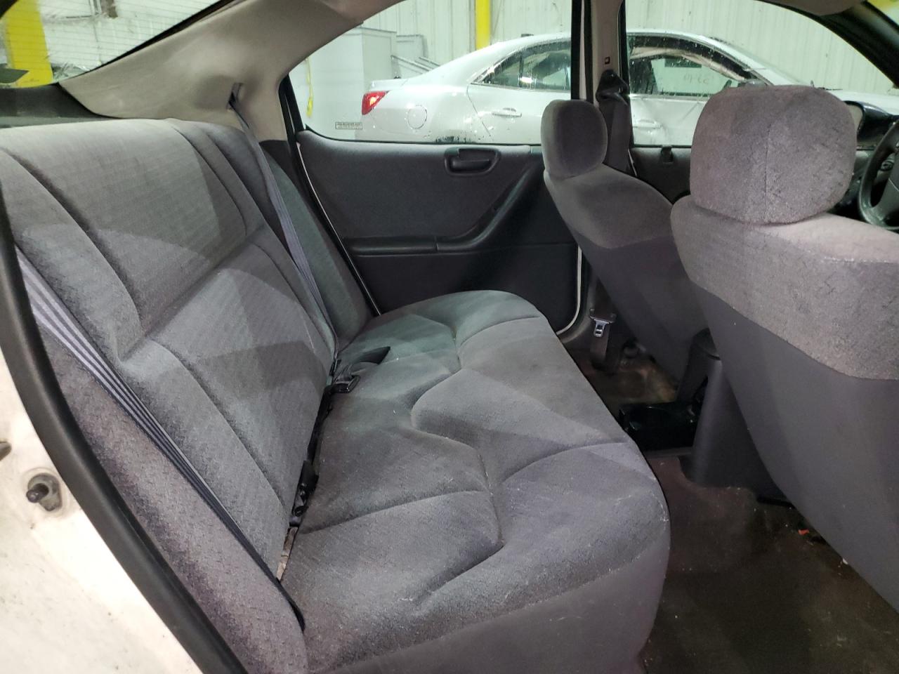 2000 Dodge Stratus - Image 10