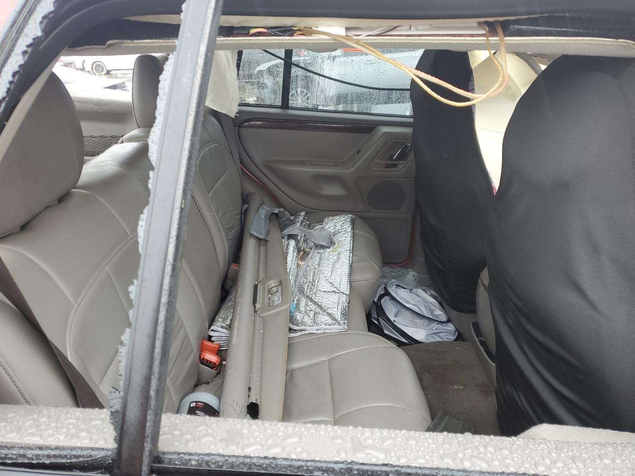 2004 Jeep Grand Cherokee - Image 10
