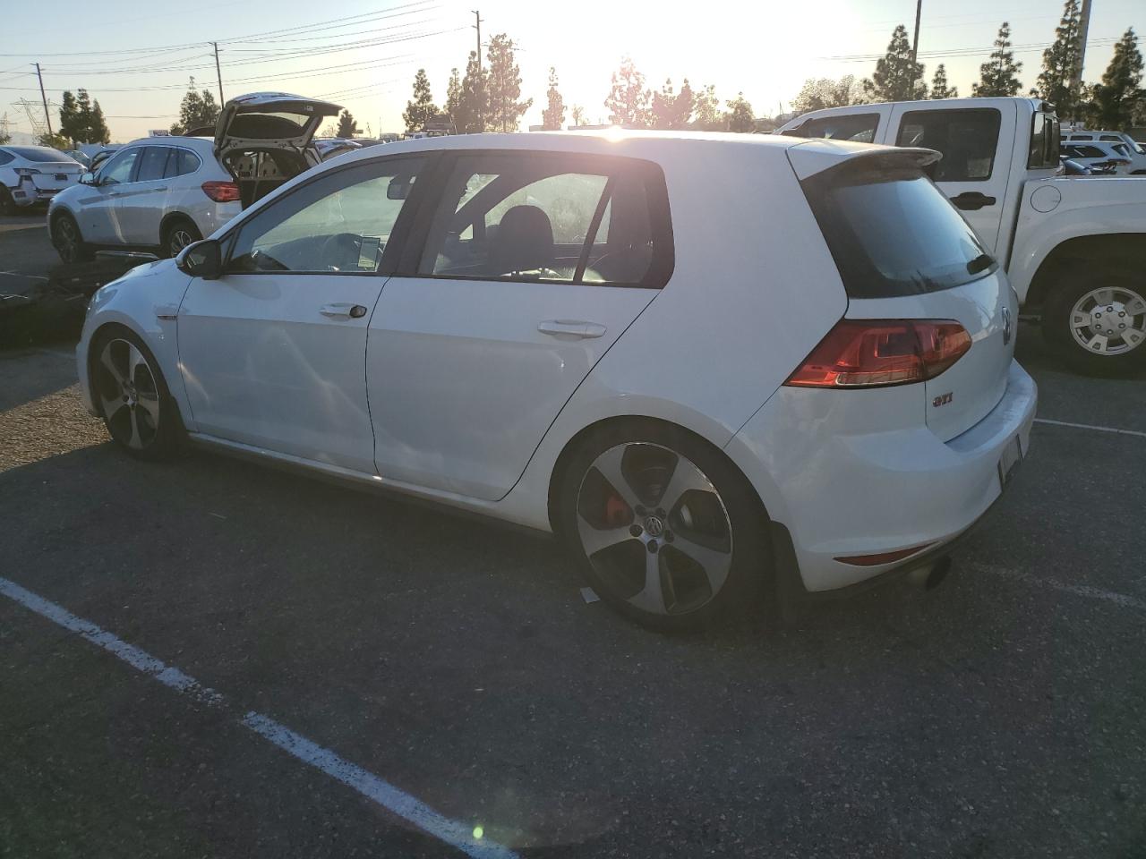2017 Volkswagen GTI - Image 2