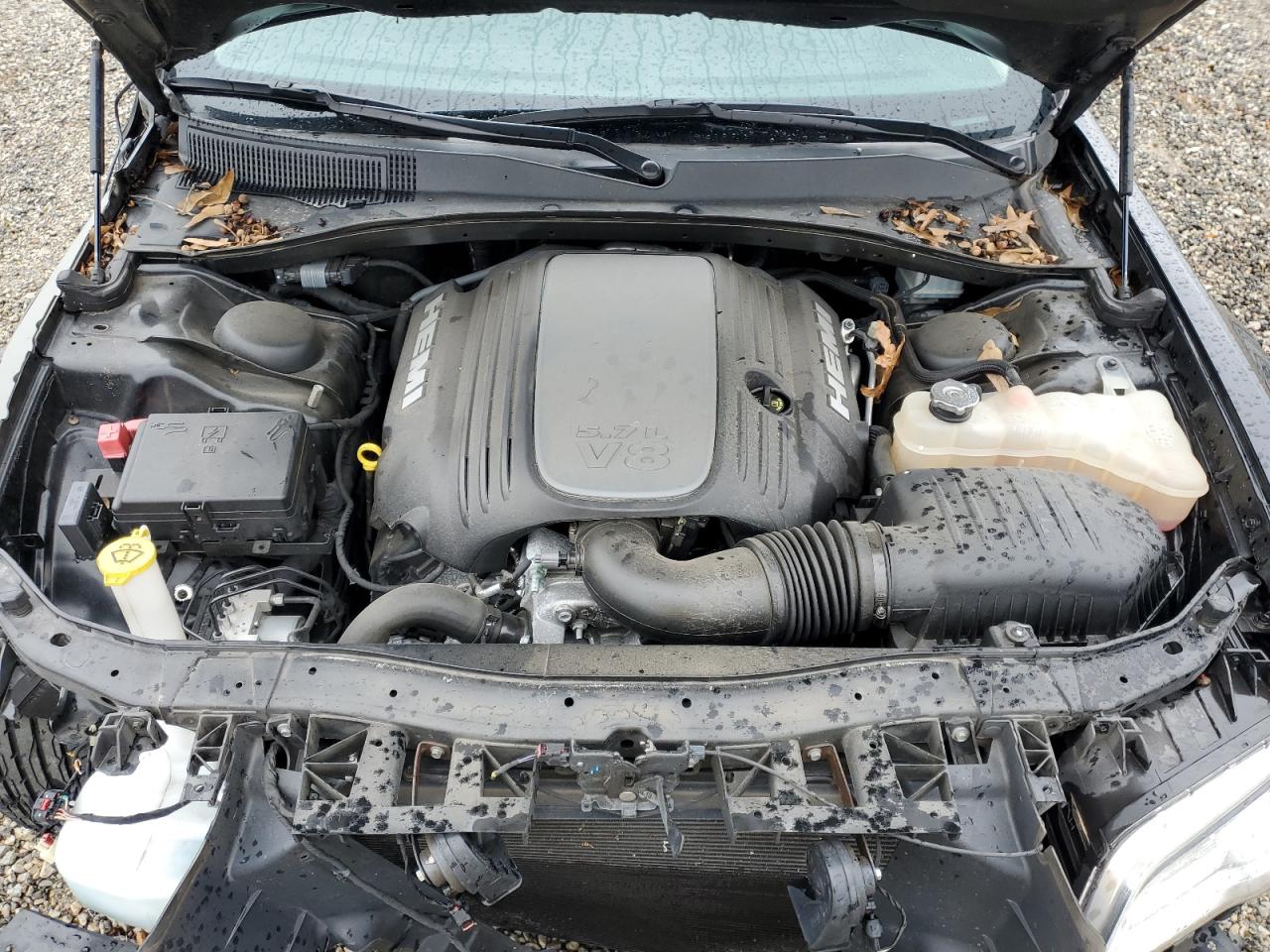 2017 Chrysler 300 - Image 11