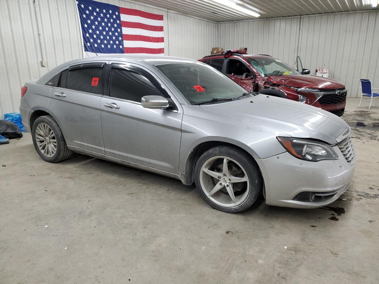 2013 Chrysler 200 - Image 4
