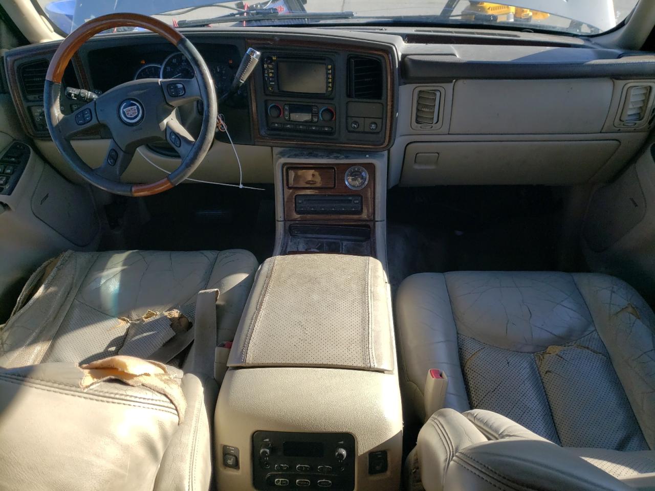 2004 Cadillac Escalade - Image 8