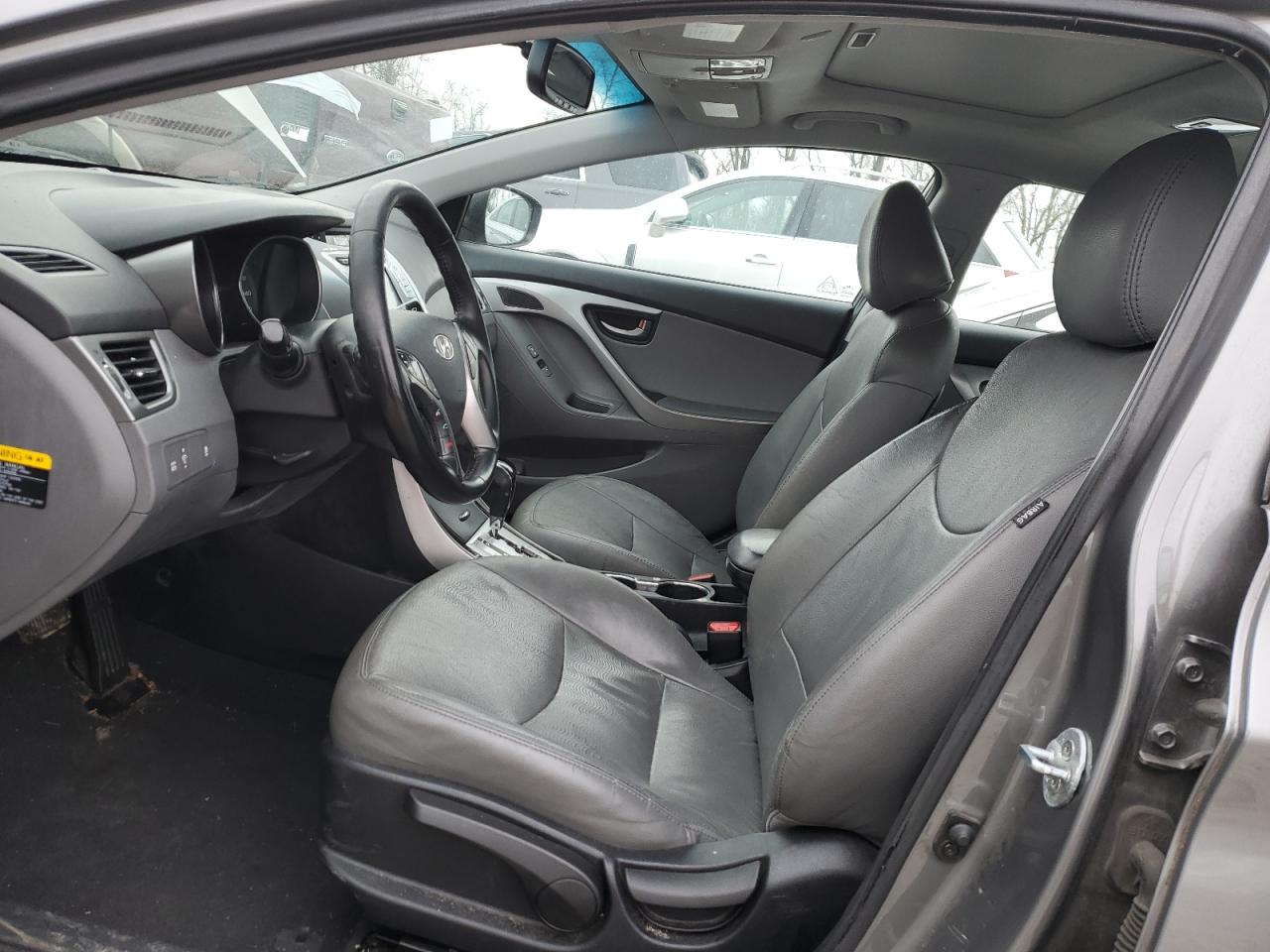 2012 Hyundai Elantra - Image 7