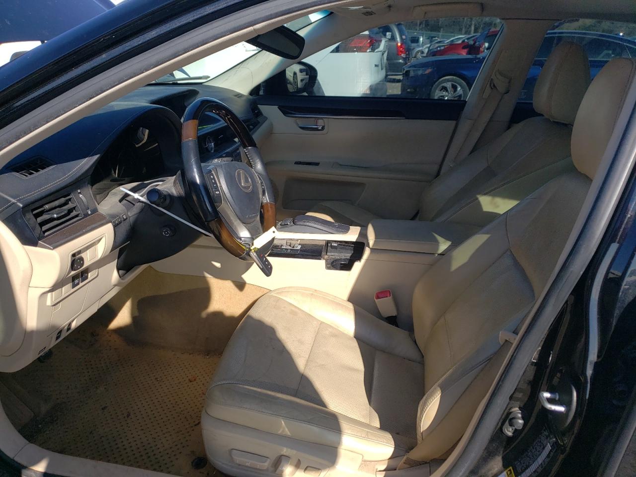 2014 Lexus ES - Image 7