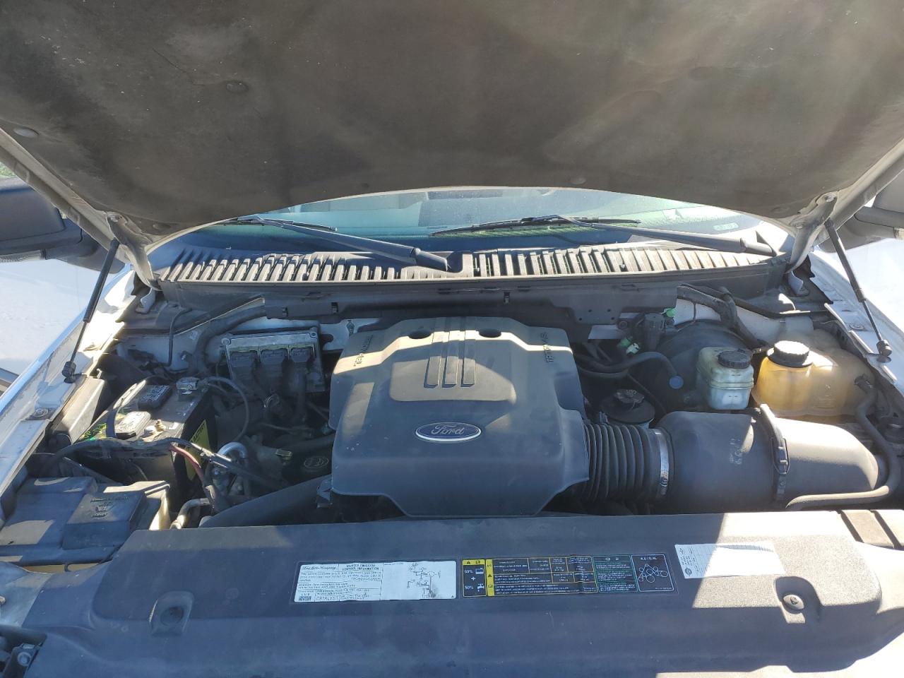 2004 Ford Expedition - Image 12