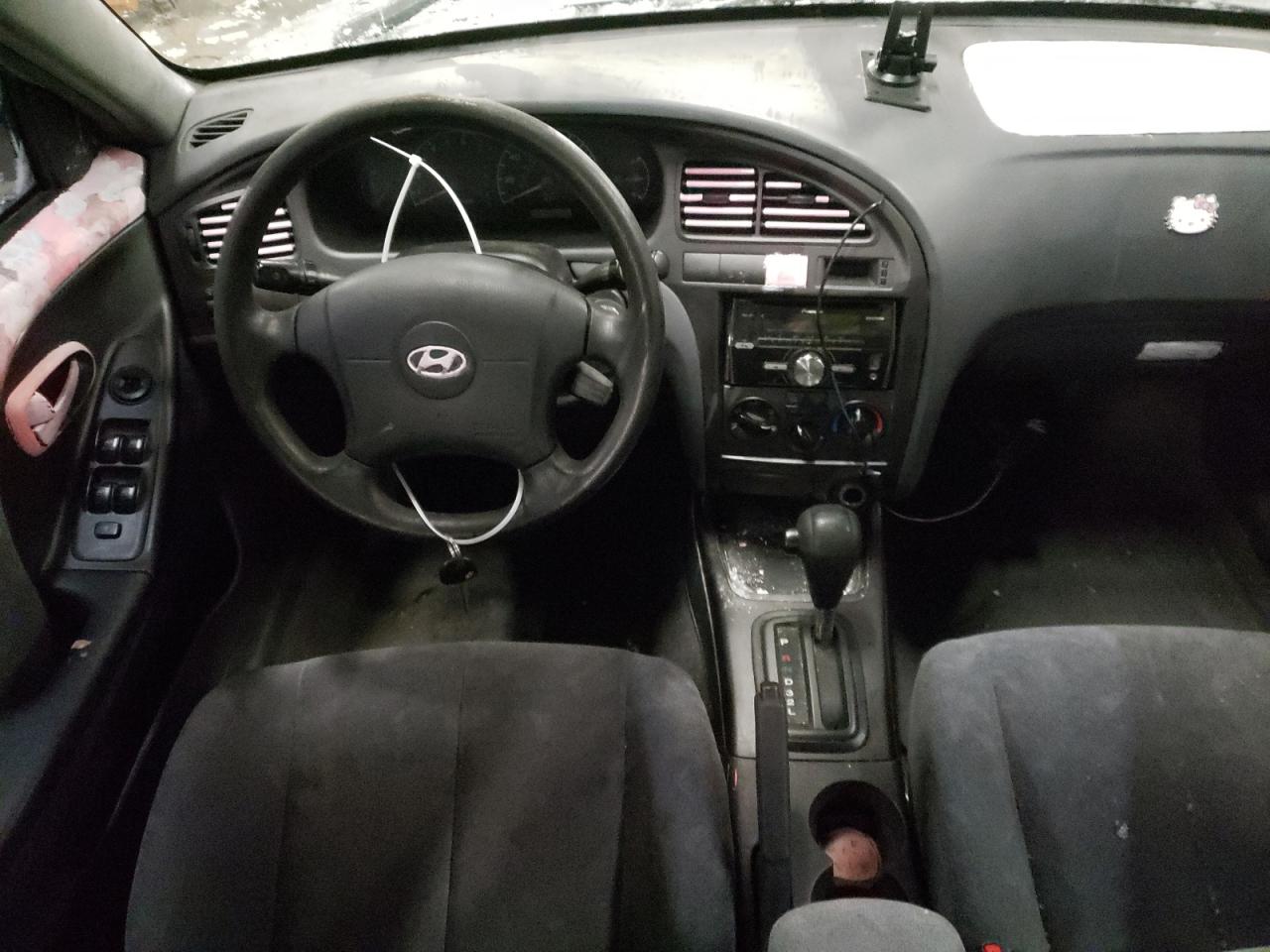 2001 Hyundai Elantra - Image 8