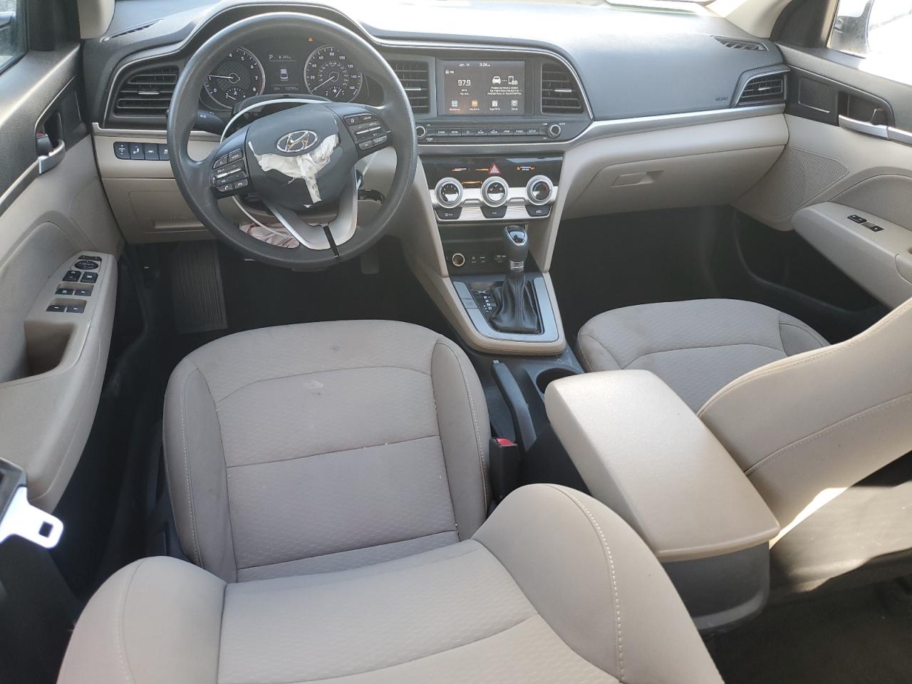 2019 Hyundai Elantra - Image 8