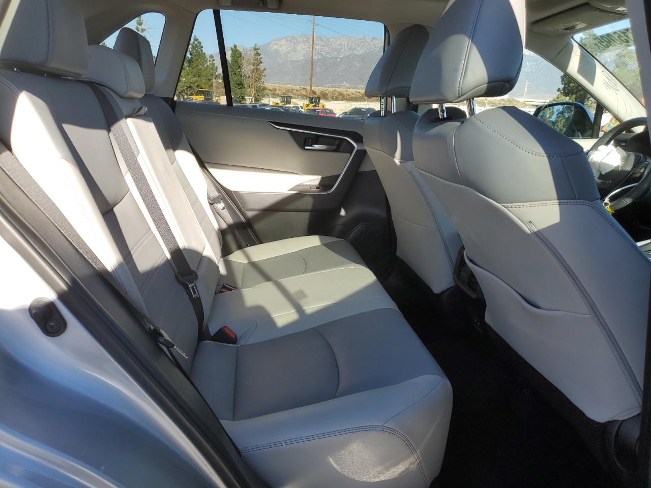 2020 Toyota RAV 4 - Image 11