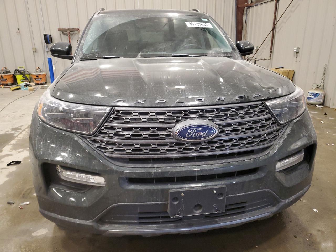 2022 Ford Explorer - Image 5