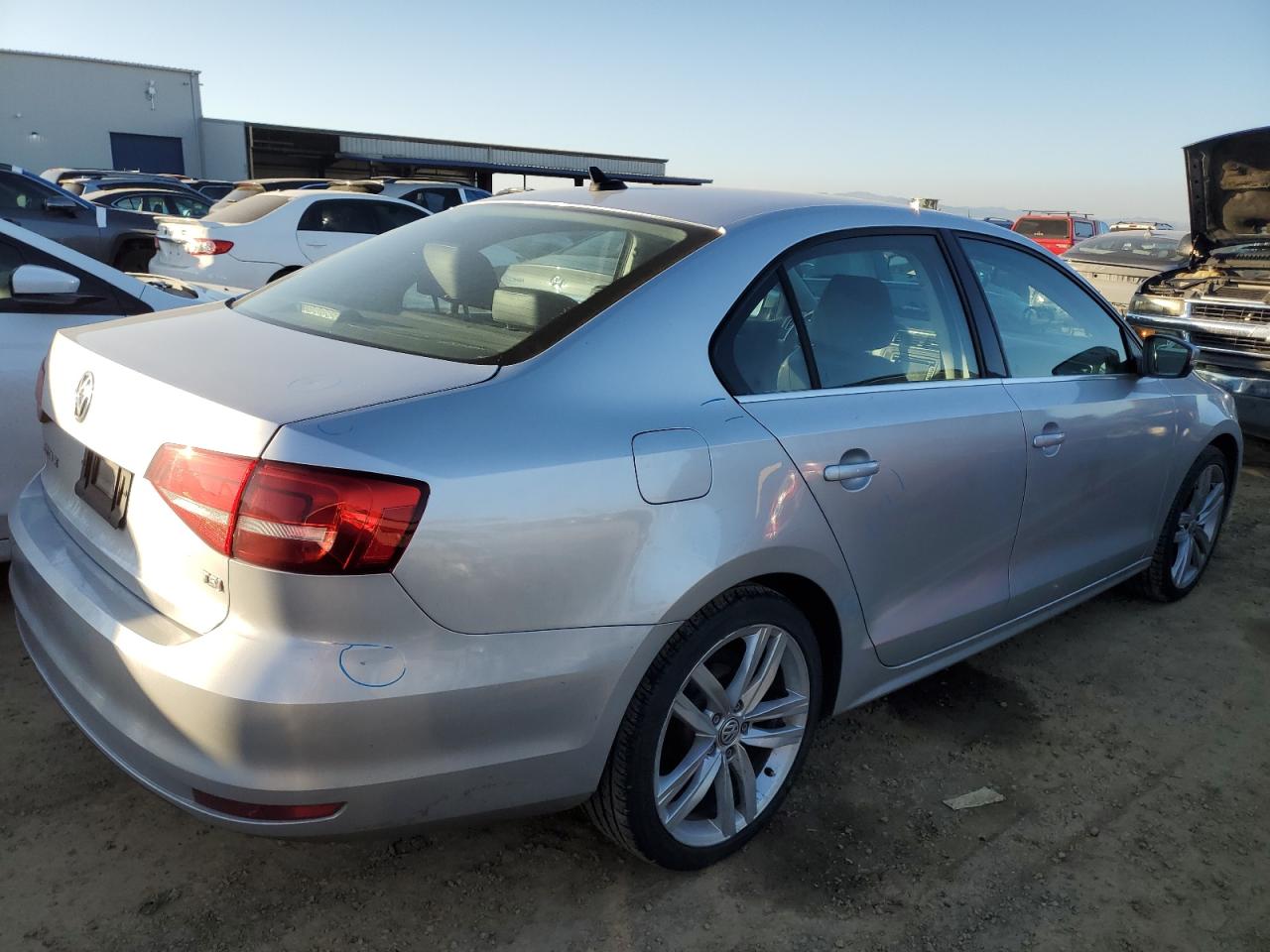 2015 Volkswagen Jetta - Image 3