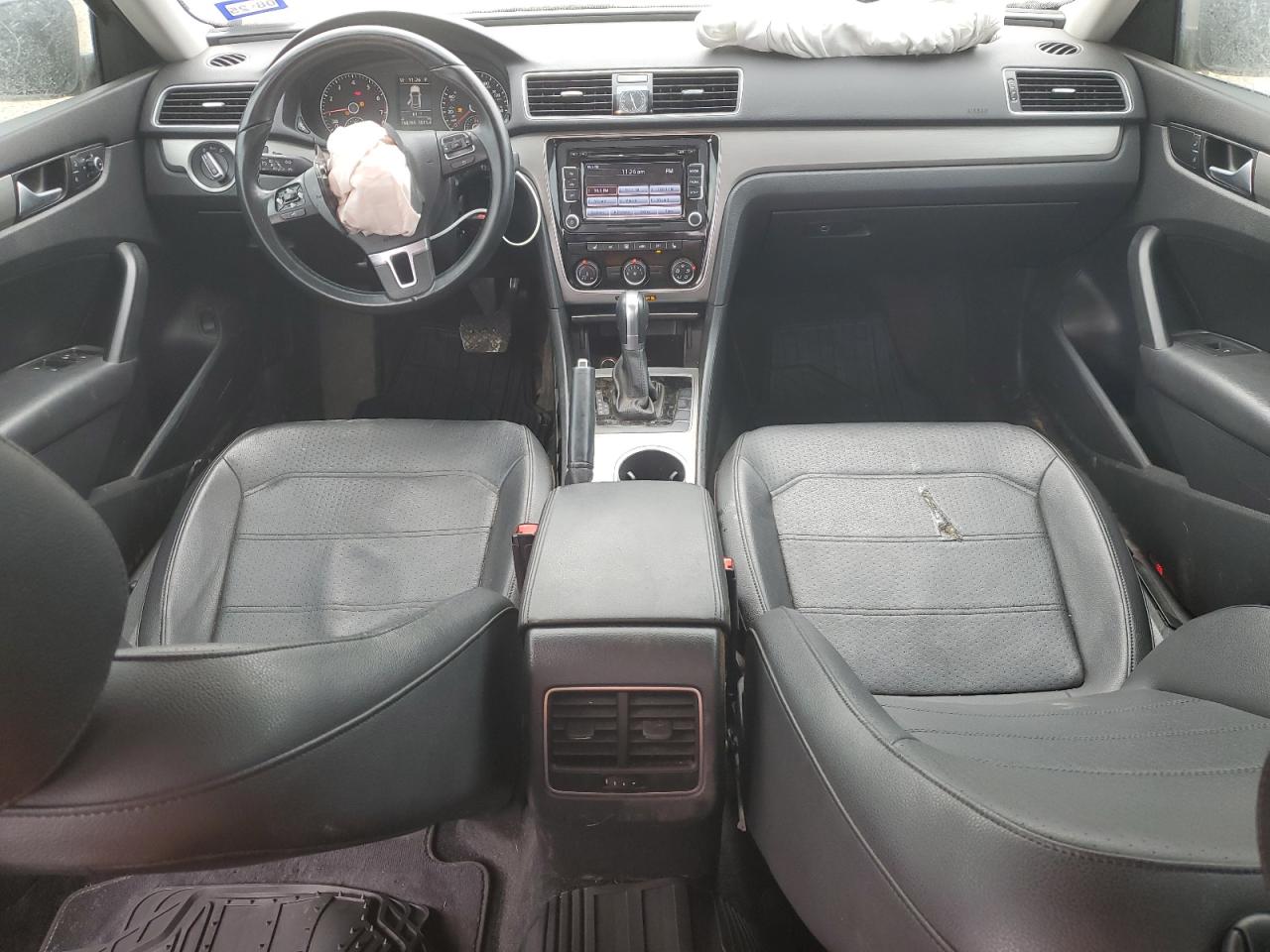 2015 Volkswagen Passat - Image 8