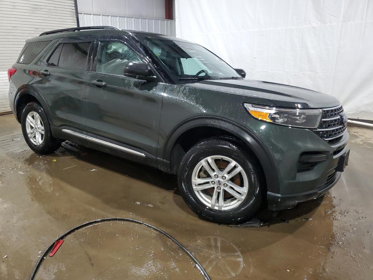2023 Ford Explorer - Image 4