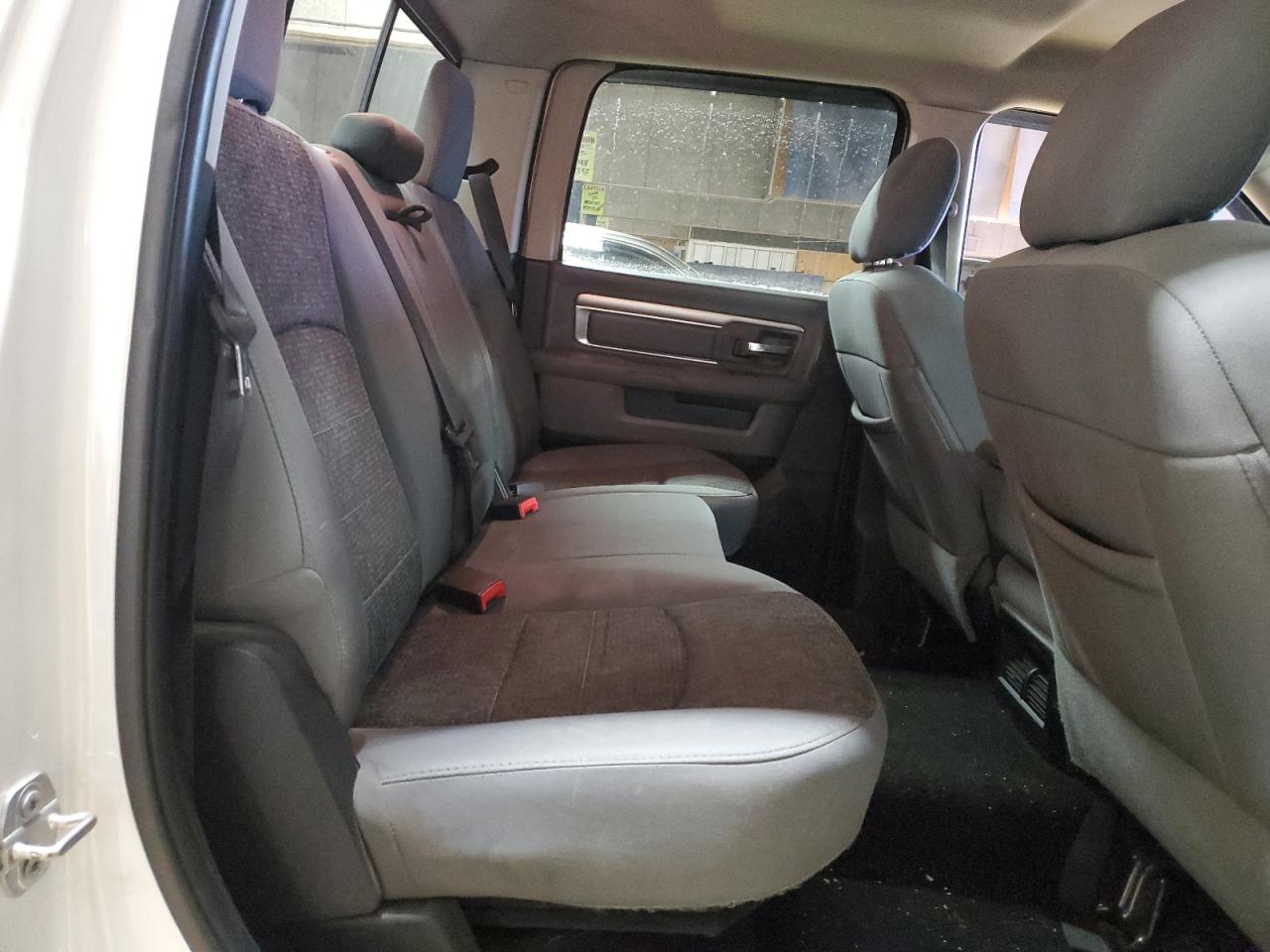 2016 RAM 1500 - Image 10