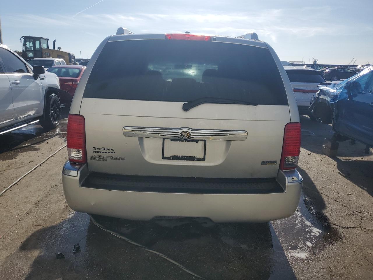 2008 Chrysler Aspen - Image 6