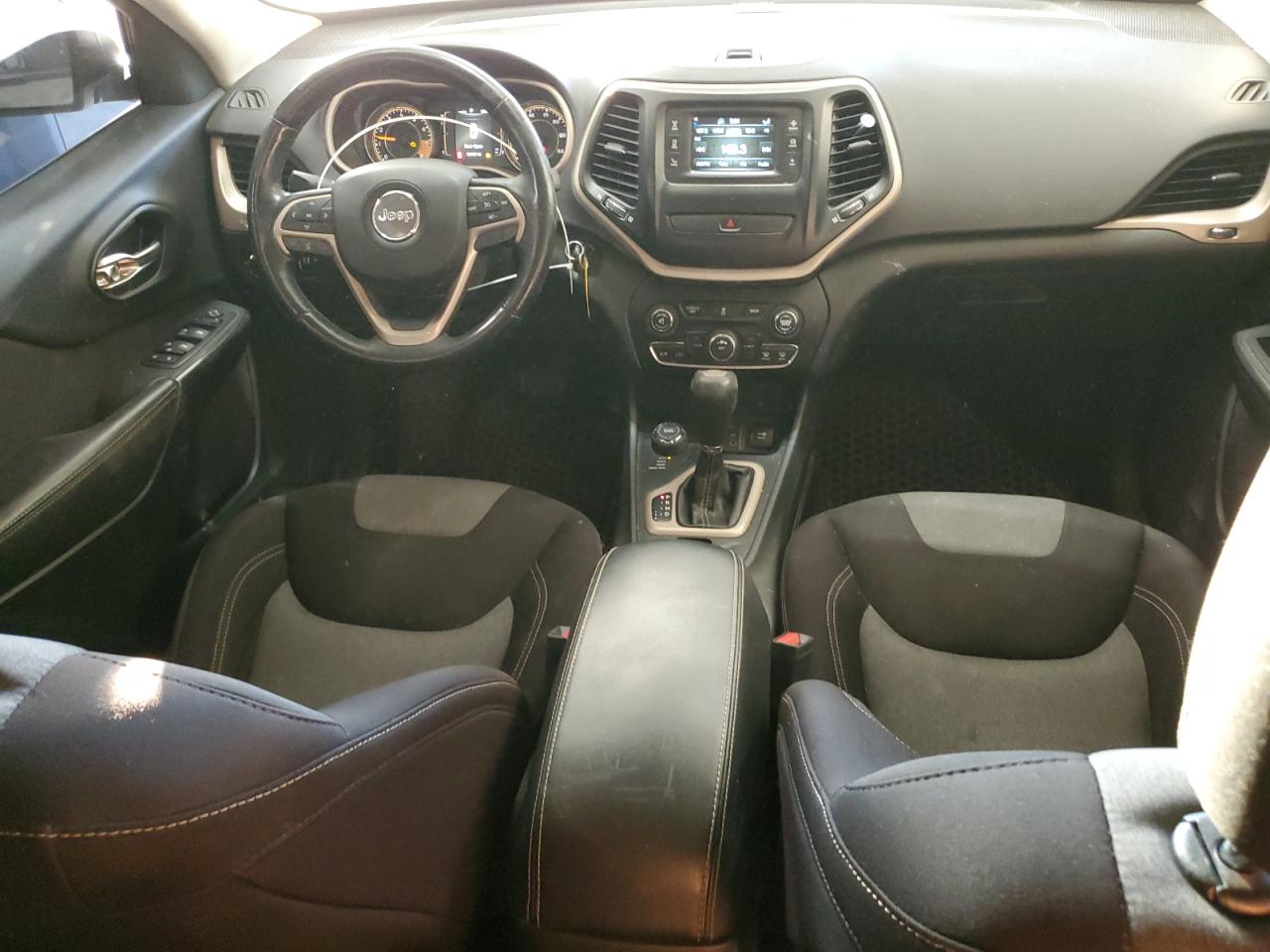 2017 Jeep Grand Cherokee - Image 8
