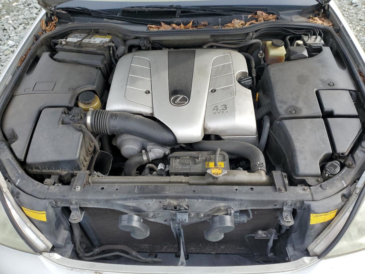 2003 Lexus LS - Image 12