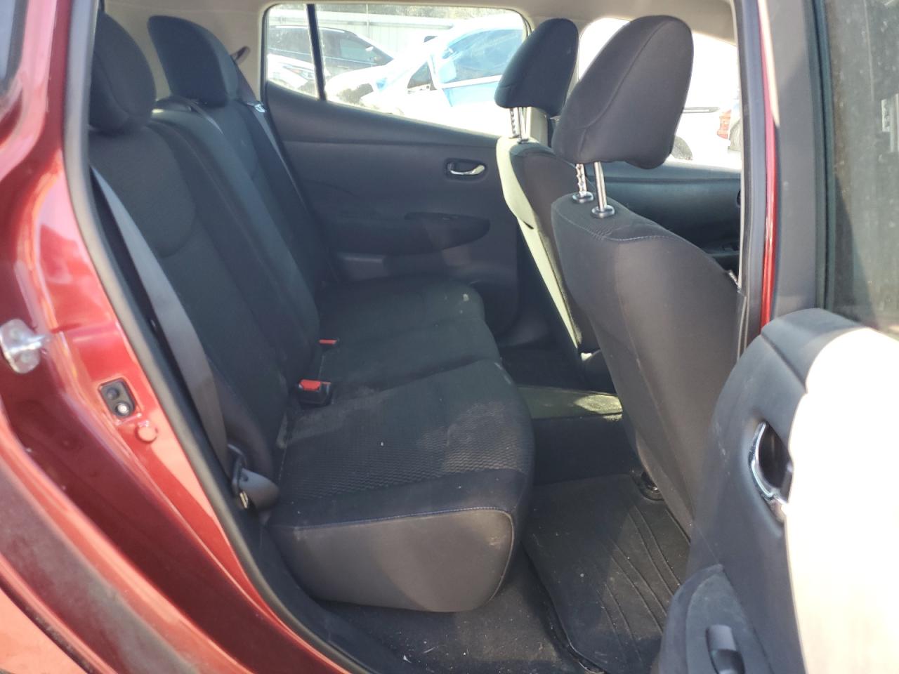 2015 Nissan Leaf - Image 10