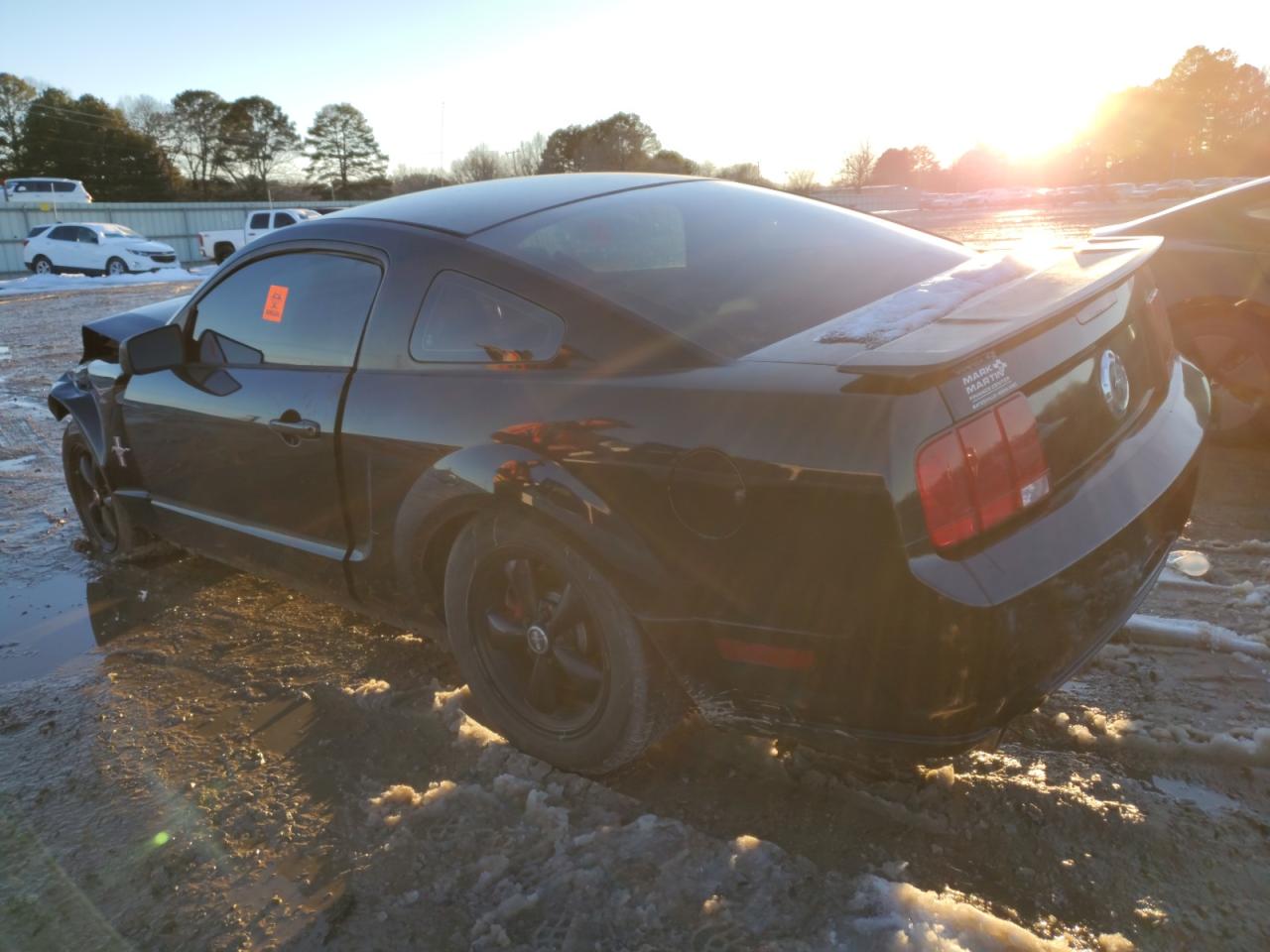 2007 Ford Mustang - Image 2