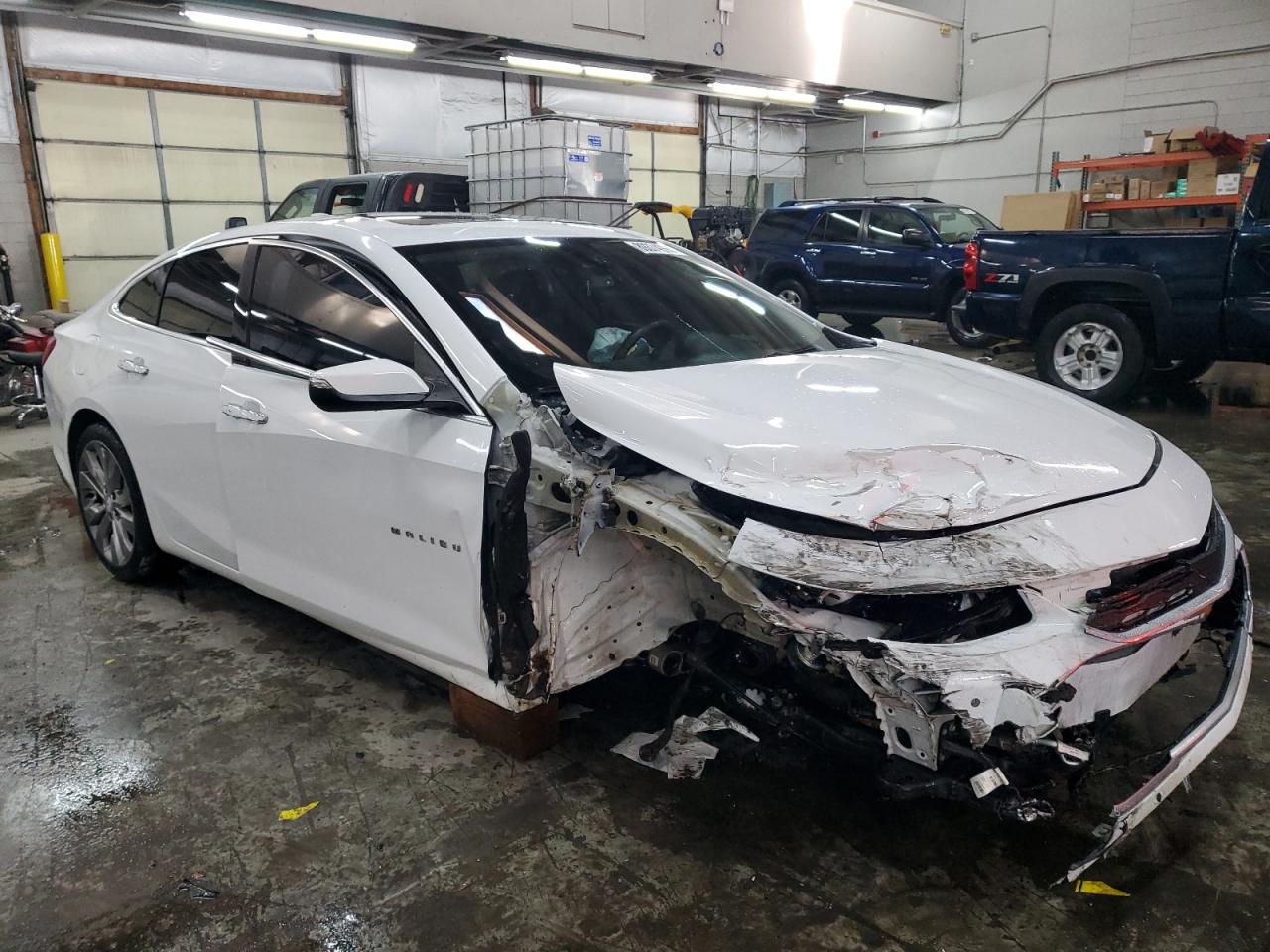 2017 Chevrolet Malibu - Image 4