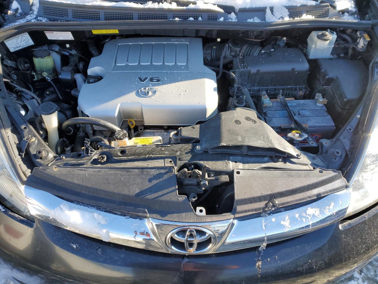 2008 Toyota Sienna - Image 12