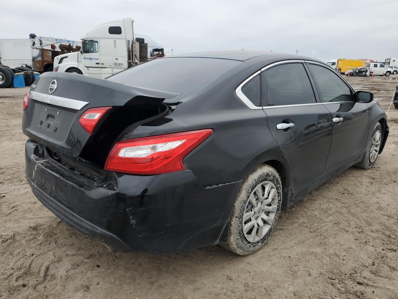 2016 Nissan Altima - Image 3